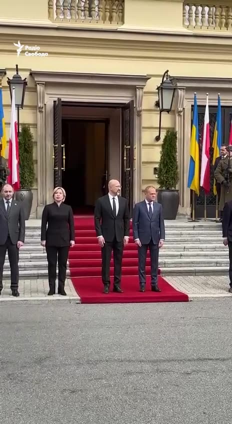 Украинская делегация прибыла в Варшаву. Сегодня правительства Польши и Украины обсудят проблему пограничной блокады