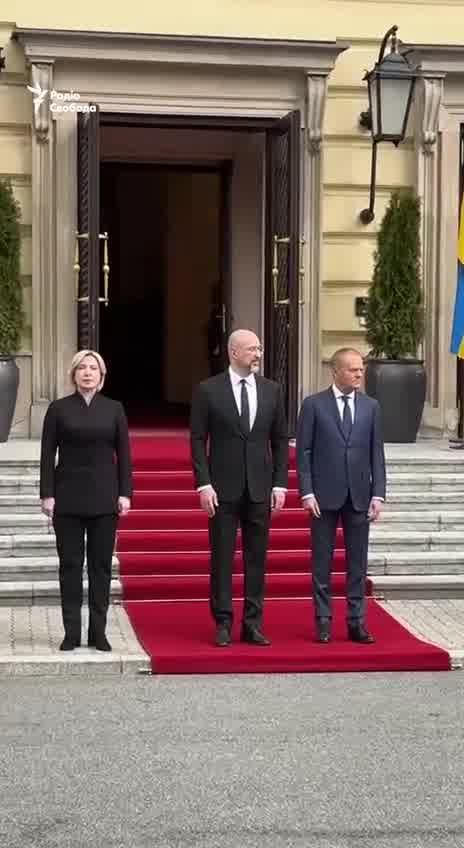 De Oekraïense delegatie arriveerde in Warschau. Vandaag zullen de regeringen van Polen en Oekraïne het probleem van de grensblokkade bespreken