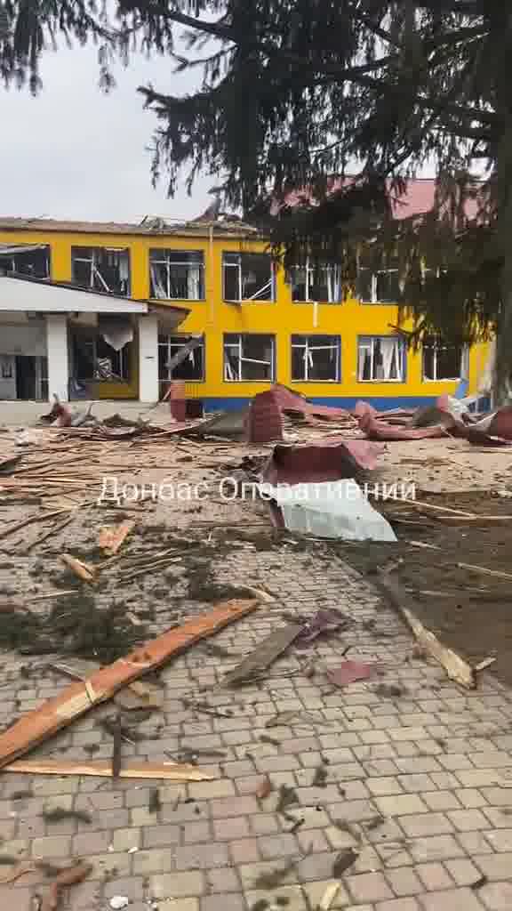Destruction à Chakhove de la région de Donetsk