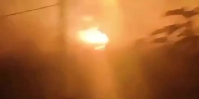 Explosões violentas após suspeita de ataque com mísseis no campo de aviação de Dzhankoi, na Crimeia ocupada