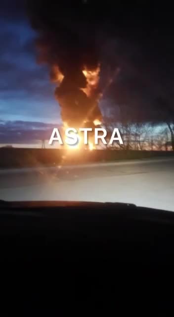 Brand en explosies bij het Rosneft-oliedepot in de regio Smolensk
