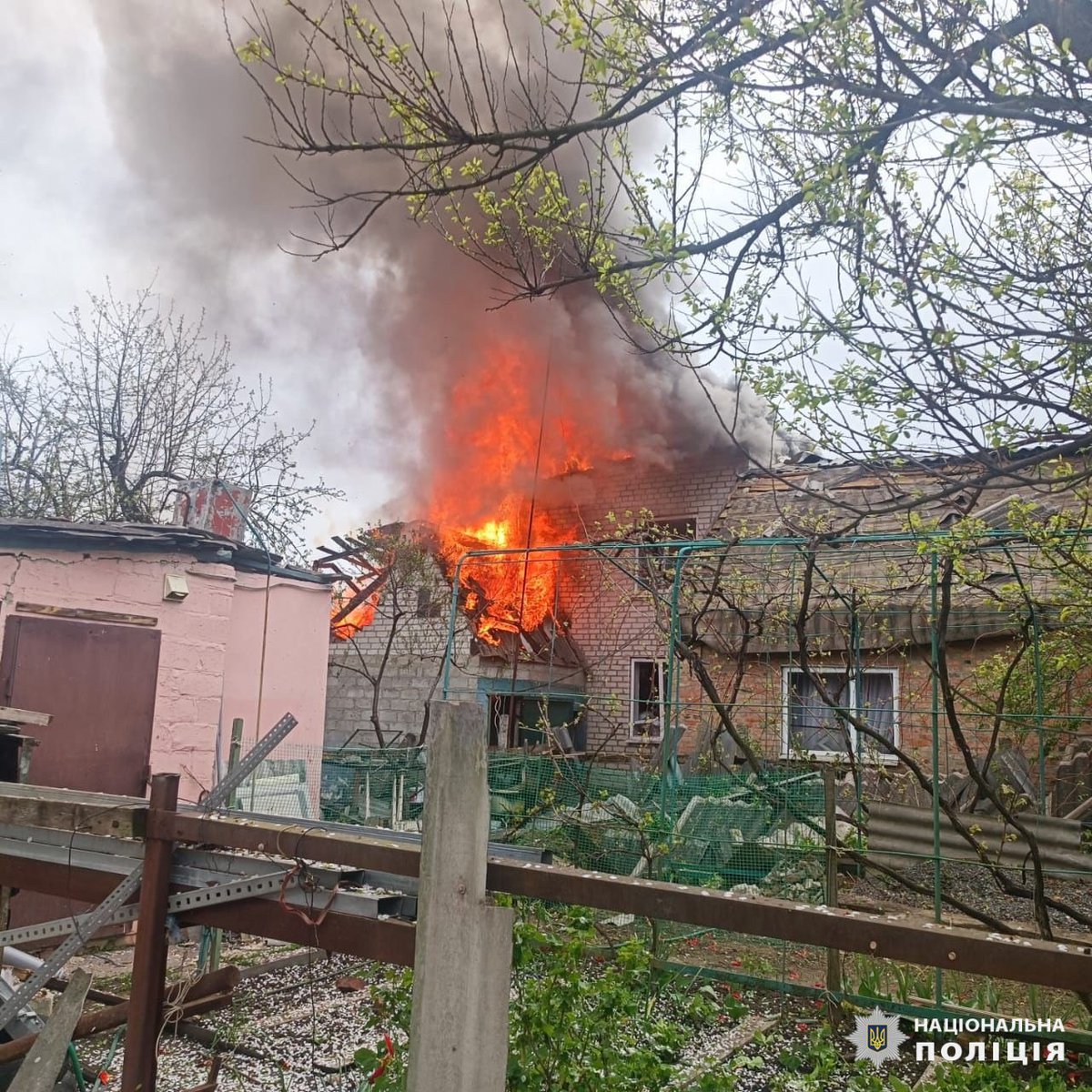 3 bambini e un'altra persona sono rimasti feriti a seguito dell'attacco aereo russo a Derhachi, nella regione di Kharkiv