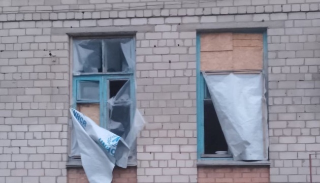 O exército russo bombardeou Nikopol com artilharia, uma escola foi danificada