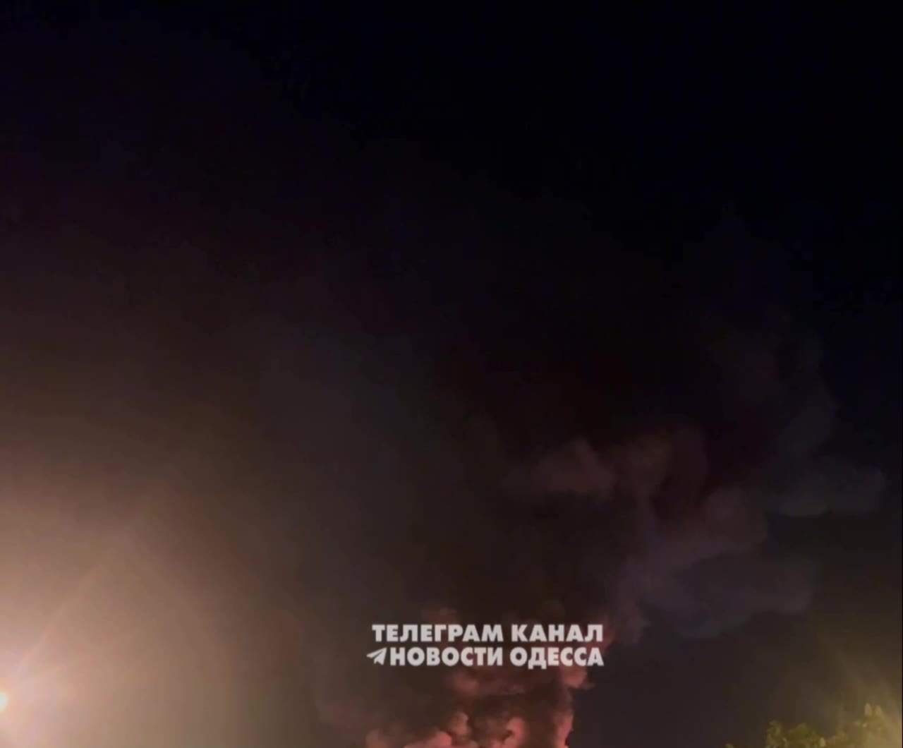 Didelis gaisras po pranešimo apie raketų smūgį Odesoje