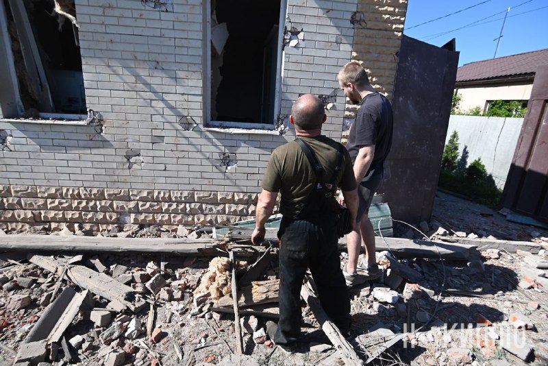 Zniszczenia w wyniku rosyjskiego nalotu w Charkowie