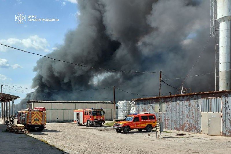 क्रोपिवनित्स्की में रासायनिक उद्यम में आग लगने से 1 व्यक्ति की मौत