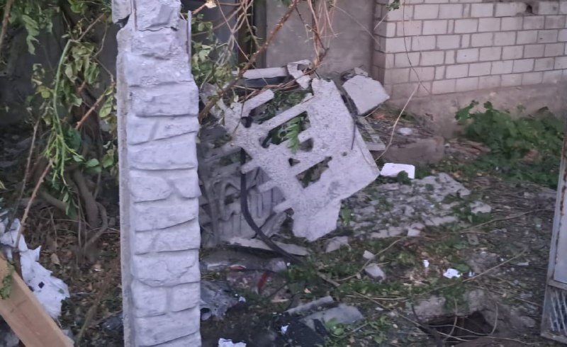Разрушения в результате ударов артиллерии и беспилотников в Никополе