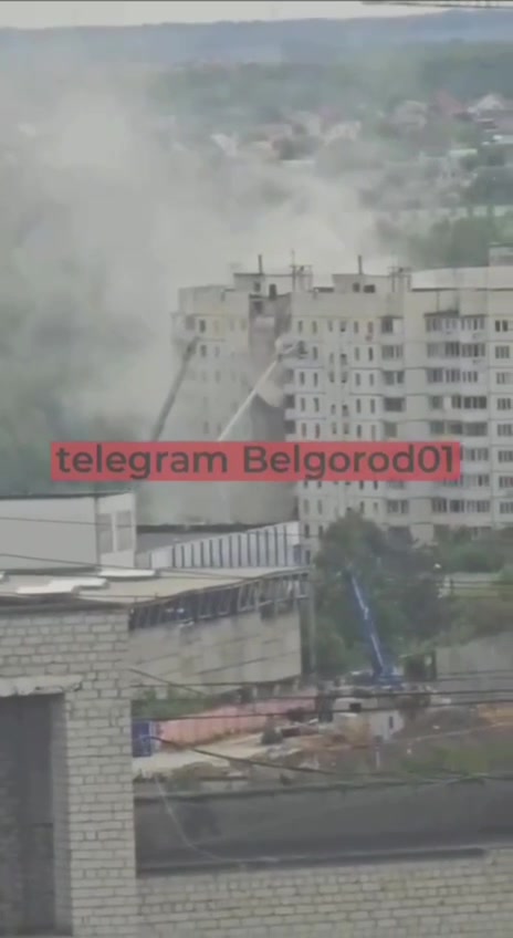 Le toit d'un immeuble endommagé à Belgorod s'est effondré