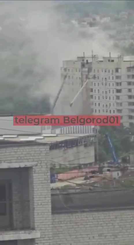 В Белгороде обвалилась крыша поврежденного дома