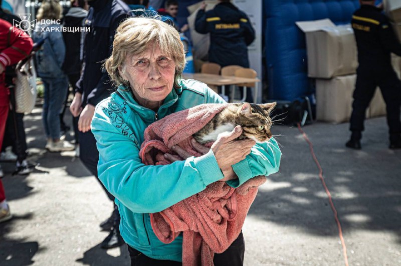 Evakuace lidí v Charkovské oblasti trvá déle než dva dny, - Regionální pohotovostní služba. V současné době bylo evakuováno více než 4 500 obyvatel z pohraničních osad v okresech Bogodukhiv, Chuhuiv a Charkov.
