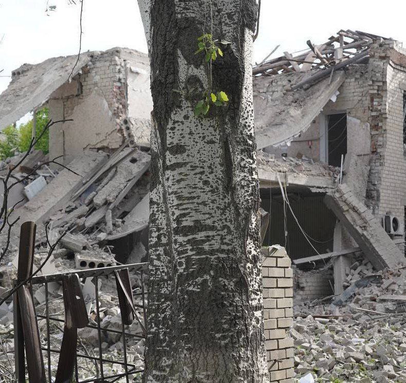 Poškození v Pokrovsku v důsledku ostřelování