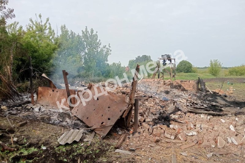 Danni nel villaggio di Uhroidy, nella regione di Sumy, a seguito del bombardamento russo di ieri