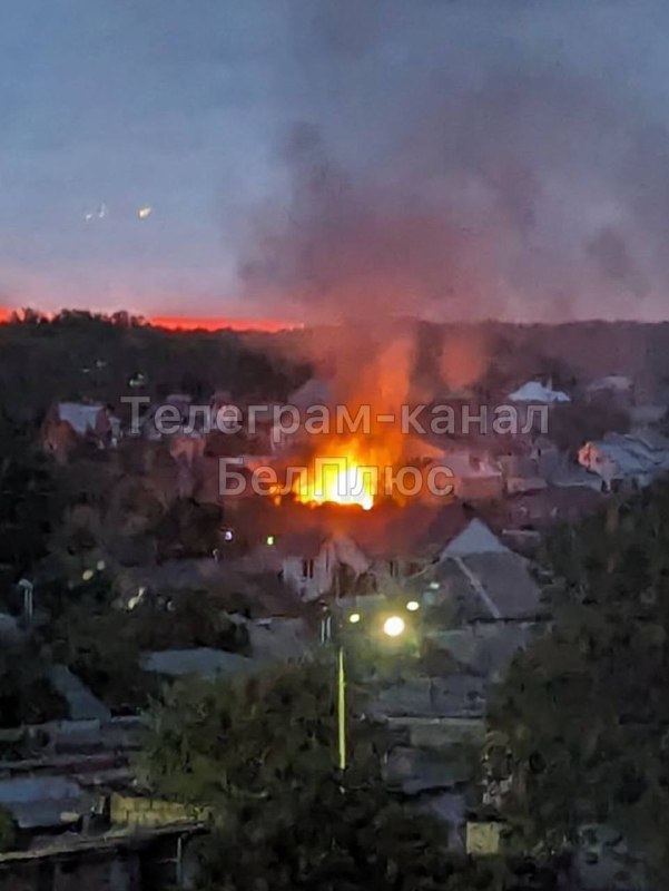 Пожар в Дубовое край Белгород след съобщения за обстрел