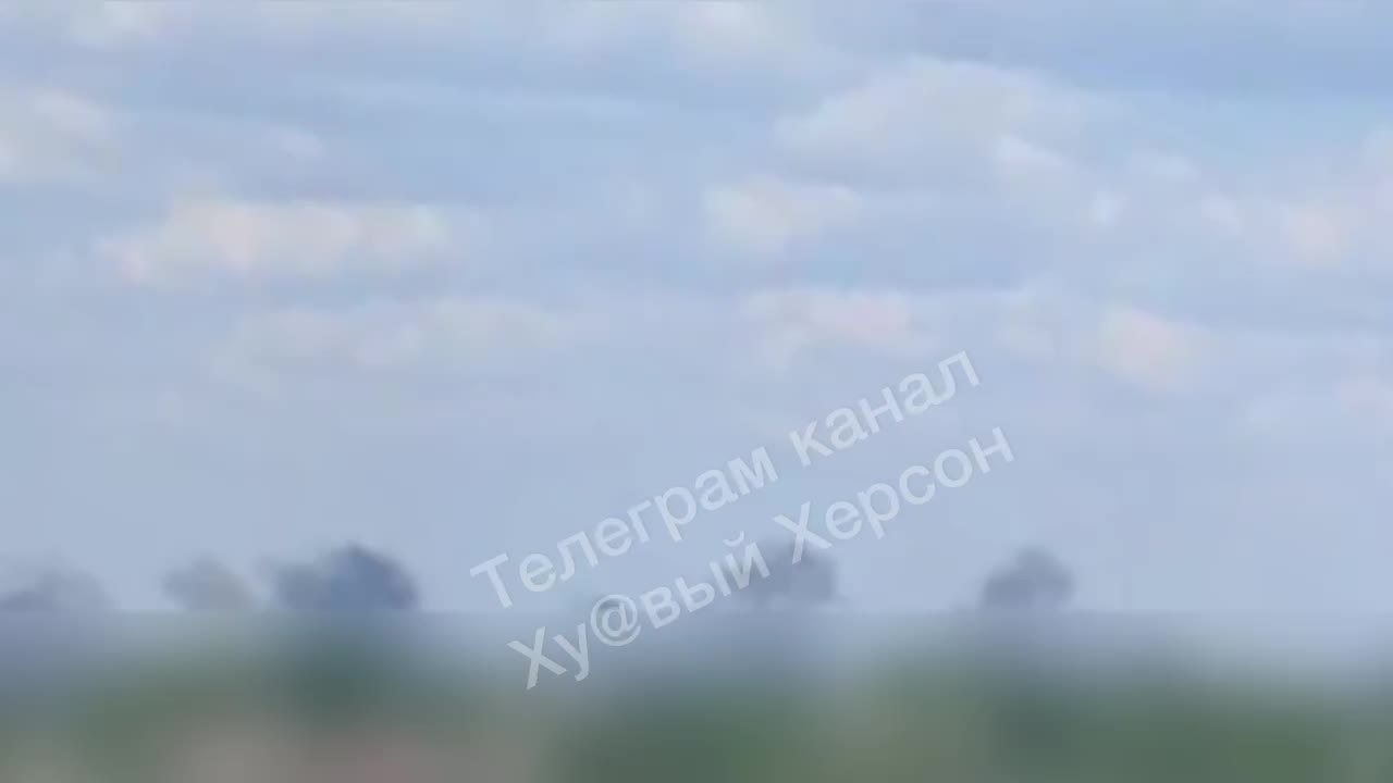 Fumaça em Kherson visível após explosões