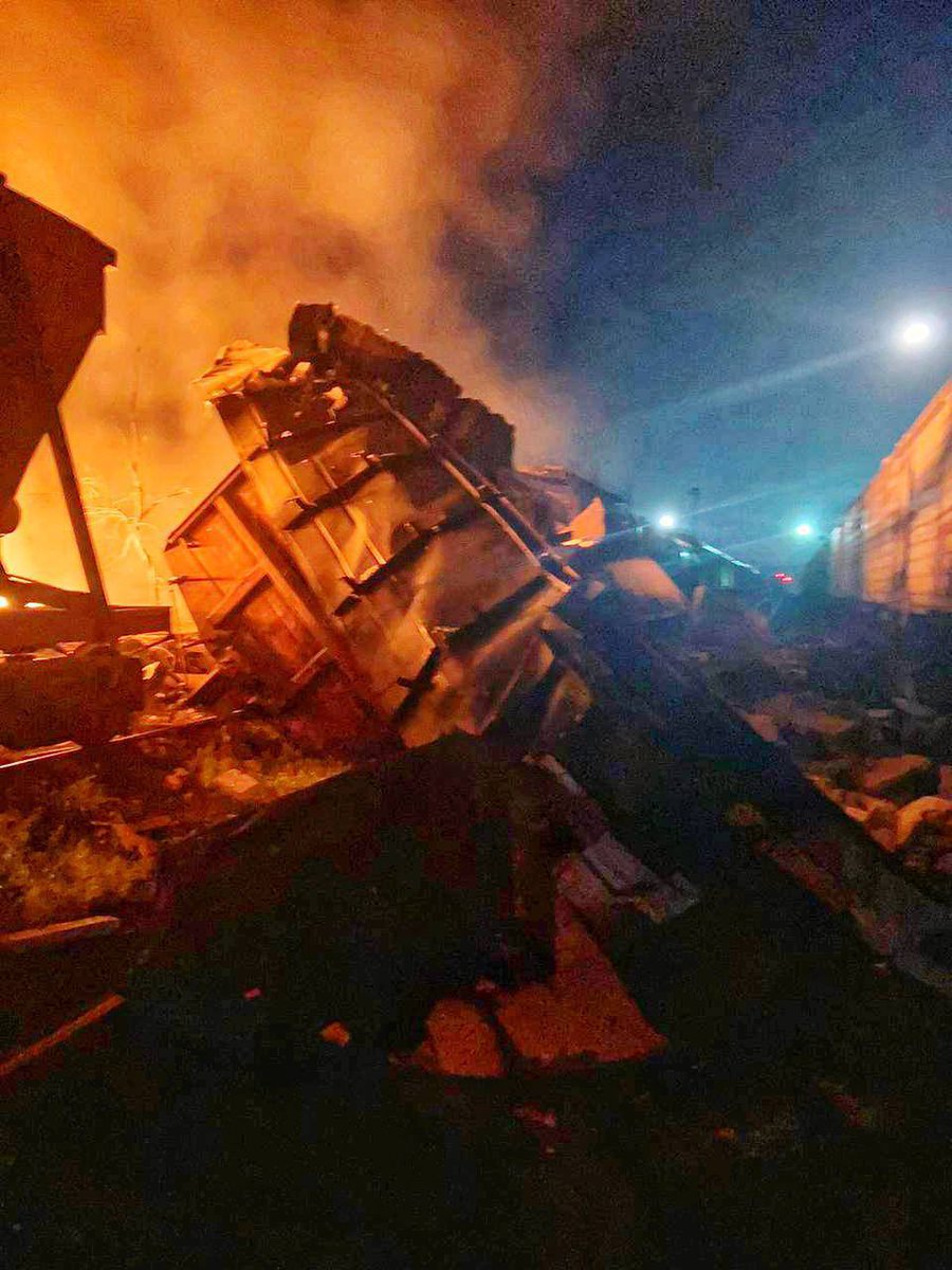 Ruská armáda v noci na dnešek zaútočila na železniční infrastrukturu v Charkovské oblasti
