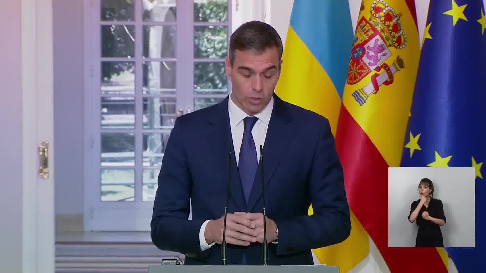 Sánchez bestätigt Spaniens „festes Engagement für die Ukraine und hebt mehrere Bereiche hervor: Die Ukraine wird mit Instrumenten für ihre Verteidigung ausgestattet. Humanitäre, finanzielle Unterstützung, Wiederaufbauhilfe. Militärisches Engagement von einer Milliarde Euro zur Stärkung ihrer Fähigkeiten