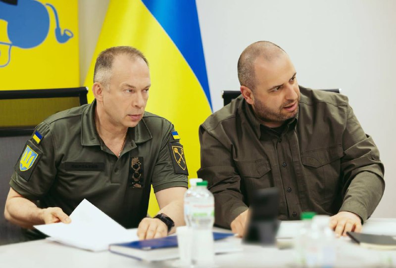 Главнокомандващият на въоръжените сили на Украйна: днес проведе видео разговор с министъра на отбраната на Франция. Франция ще изпрати инструктори за обучение на украински военни в украински учебни центрове