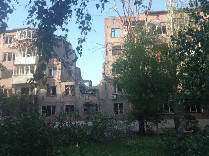 Rusya'nın Donetsk bölgesinin Toretsk bölgesine düzenlediği hava saldırısında 2 kişi öldü, 3 kişi yaralandı