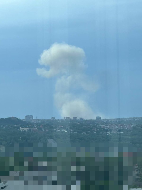 Взрывы произошли в Киевском районе Донецка.