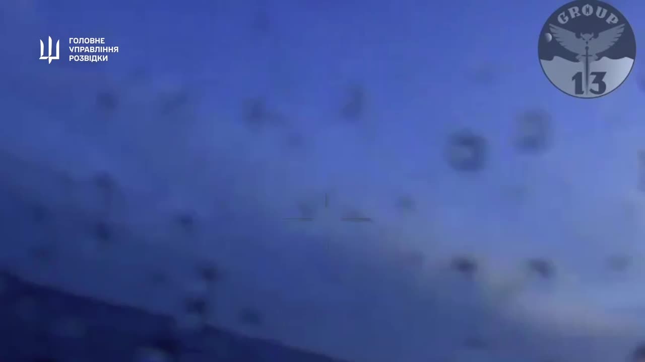 De Oekraïense militaire inlichtingendienst vernietigde 2 Russische snelboten KS-701 Tunets op de bezette Krim met Magura V5 marinedrones