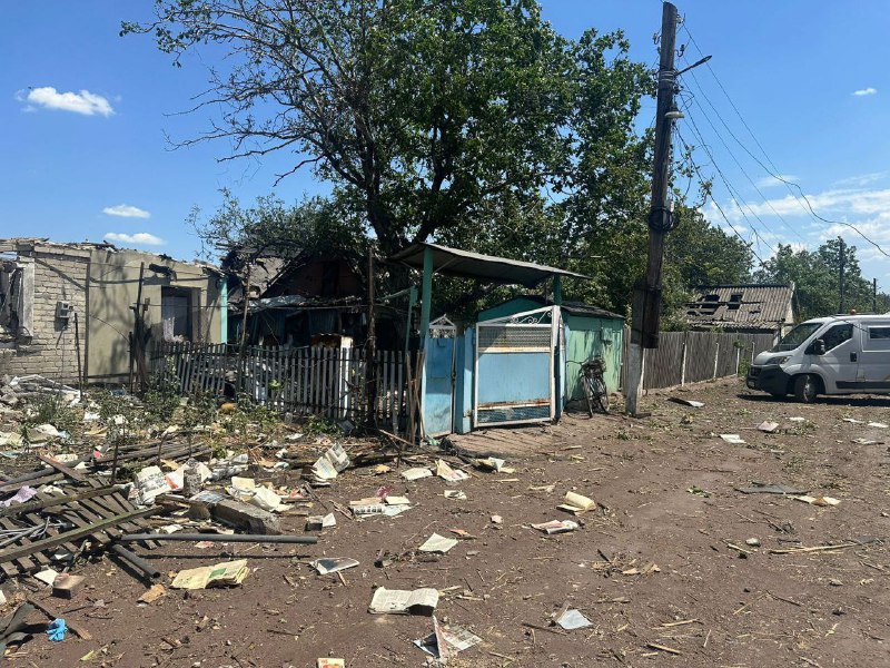 Zwei Tote und eine Verletzte durch russischen Artilleriebeschuss im Dorf Mychailiwka in der Region Donezk
