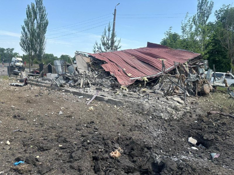 В результате российского обстрела в Северном Донецкой области 1 человек погиб, 5 ранены, а также 1 человек ранен в результате российского авиаудара в Селидово
