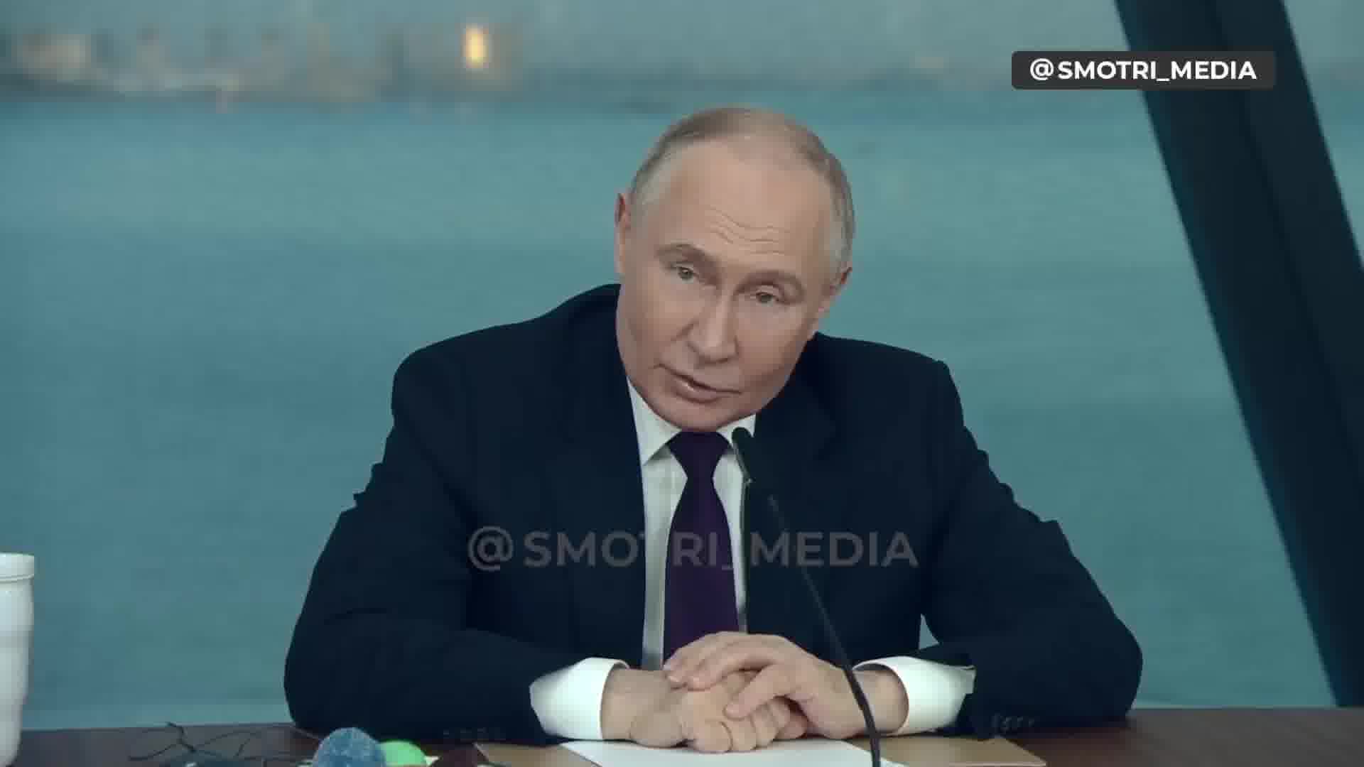 Putins saka, ka Krievija apsver iespēju piegādāt ieročus trešajiem dalībniekiem citās pasaules daļās, kas dos triecienu valstīm, kas piegādāja ieročus Ukrainai