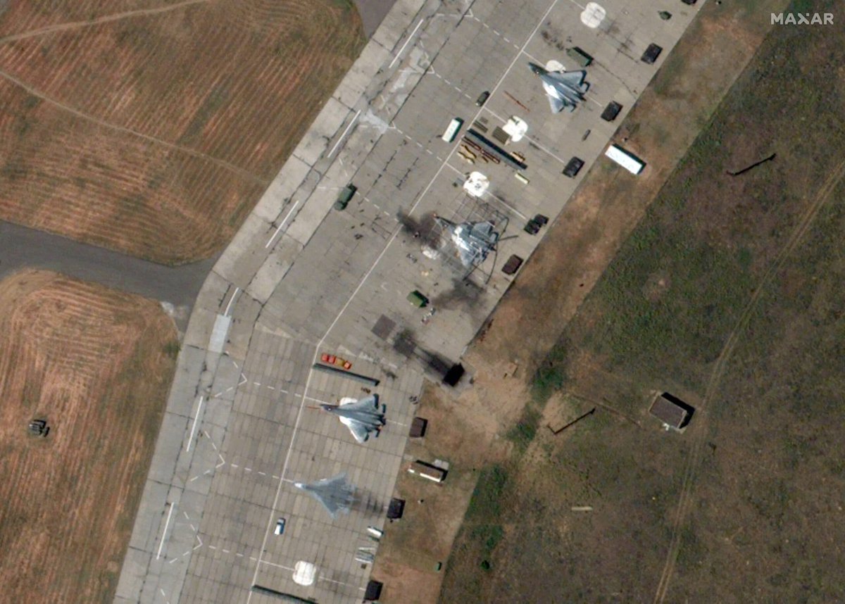 MAXAR Satelitné snímky z 8. júna po útoku na ruské stíhačky Su-57