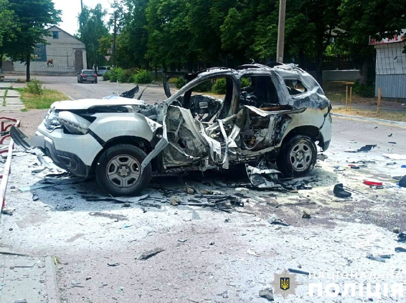 Российская армия атаковала полицейский автомобиль с помощью FPV-дрона в Херсонской области
