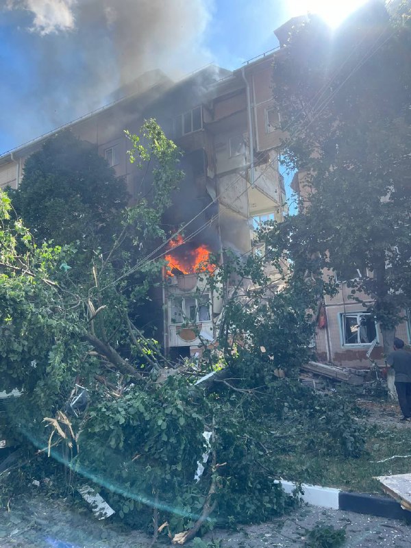3 ранени при частично срутване на жилищна сграда в Шебекино, Белгородска област. Според местните власти поради обстрел
