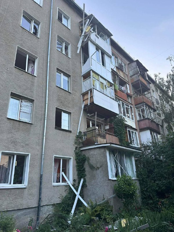 Poškodenie v Ivano-Frankivsku v dôsledku ruského raketového útoku
