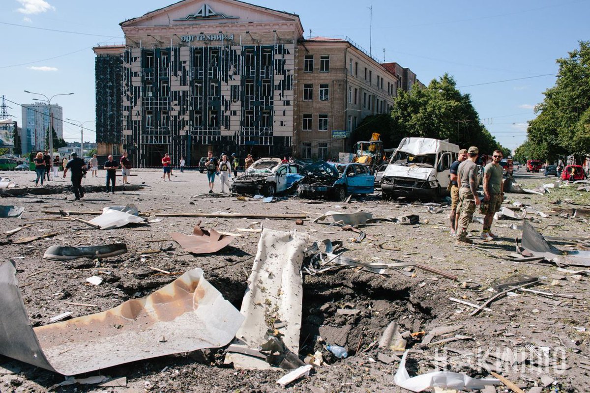 37 osób zostało rannych w wyniku rosyjskich nalotów w Charkowie