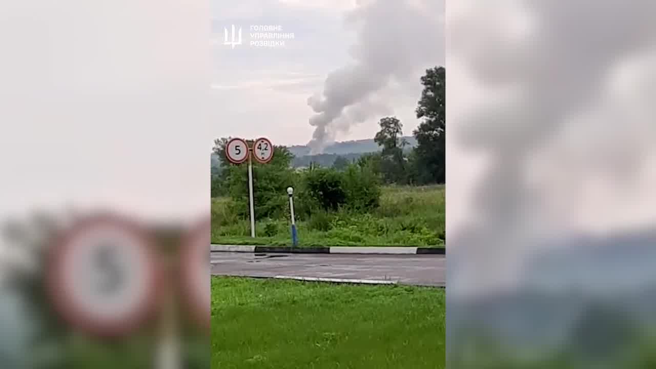 Les renseignements militaires ukrainiens affirment qu'une attaque de drone a eu lieu contre un dépôt de munitions de campagne dans le district d'Olkhovatka, dans la région de Voronej.