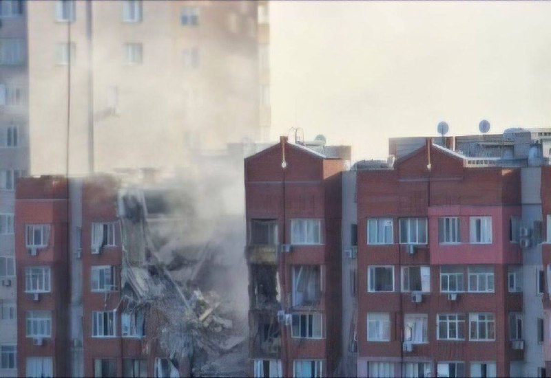 Projektil je pogodio stambenu kuću u gradu Dnjepru, djelomično je uništivši