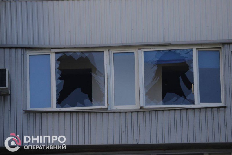 Zeven personen raakten gewond als gevolg van een nachtelijke Russische aanval in de stad Dnipro