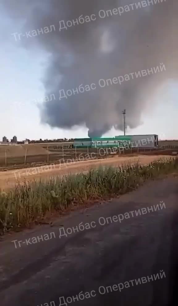 שריפה בקוסטיאנטיניבקה כתוצאה מהפצצה רוסית אתמול