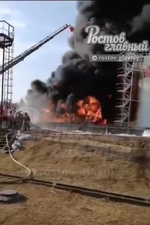 Oil depot in Pavlovskaya village of Krasnodar region is still on fire