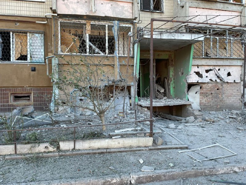 4 persone sono ferite in seguito ai bombardamenti nelle comunità di Pokrovsk, Nikopol e Marhanets