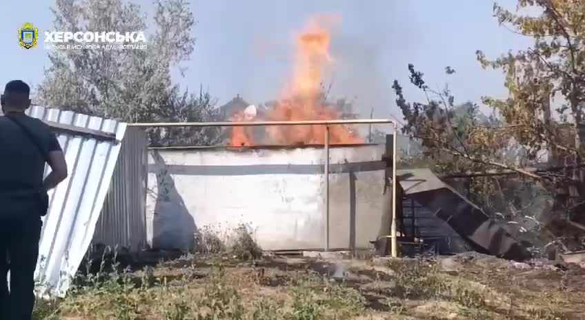 Oggi l'esercito russo ha bombardato Komyshany nella regione di Kherson