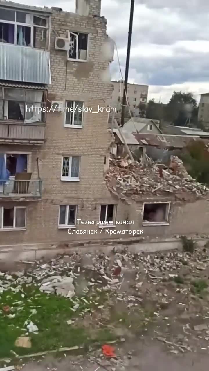 Rusiyanın hücumları nəticəsində Donetsk vilayətinin Liman şəhərində dağıntılar