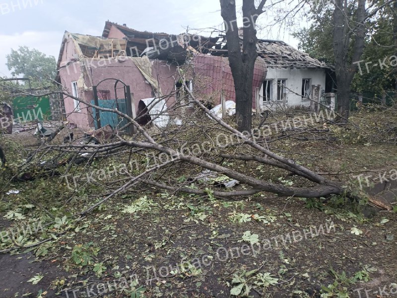 Zerstörungen in Nowohrodivka durch russischen Beschuss über Nacht