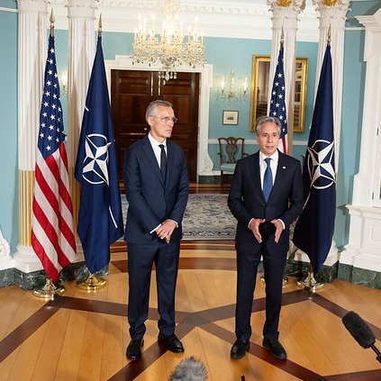 Die NATO werde diese Woche „wichtige Entscheidungen zur Ukraine treffen, sagt @NATO-Chef Jensstoltenberg im US-Außenministerium. „Wir werden Entscheidungen zur Ukraine treffen und ich denke, was Sie in den letzten Tagen gesehen haben, zeigt die Notwendigkeit, unsere Unterstützung für die Ukraine zu verstärken.