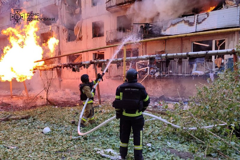 1 особа погинула и 17 рањено у бомбардовању Мирнограда и Рајхородка