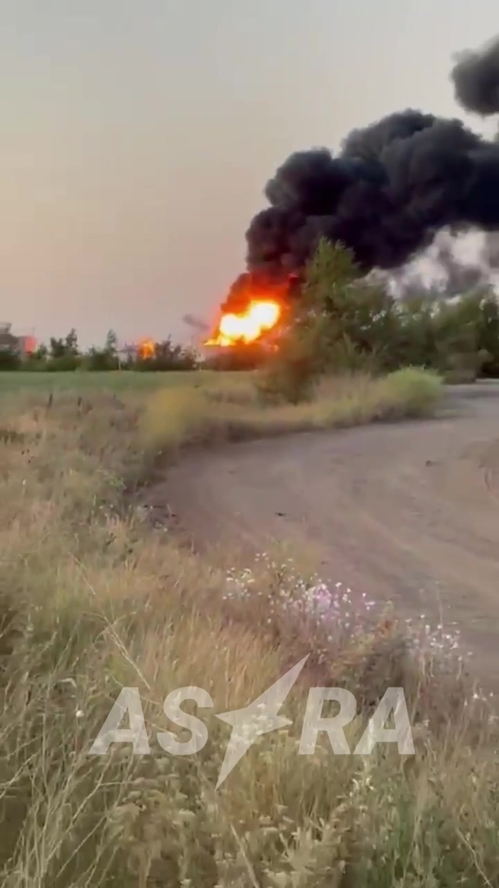 Drone'lar Rostov bölgesinin Tsimlyansk yakınlarındaki petrol deposuna saldırdı