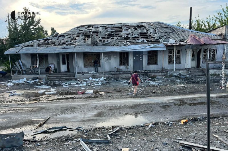 Cinco personas resultaron heridas en un ataque aéreo con 2 bombas de 250 kg en Lyman, región de Donetsk