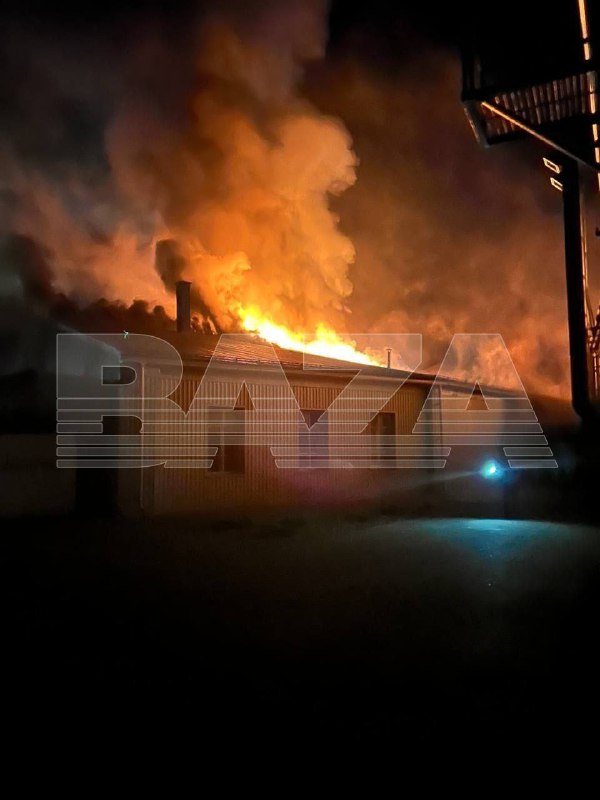 Incendie à l'usine de Korenevo, région de Koursk à la suite d'une attaque de drone