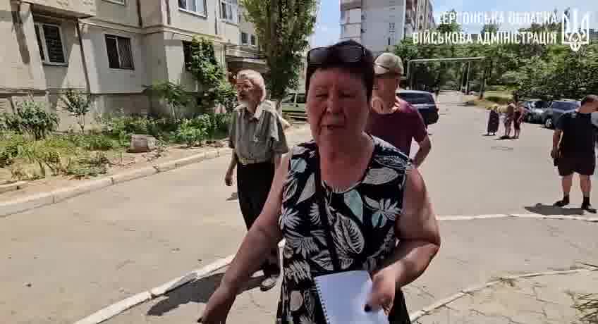 Una casa residenziale è stata colpita dai bombardamenti russi a Kherson