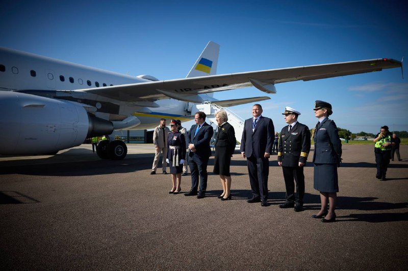 O presidente Zelensky chegou ao Reino Unido