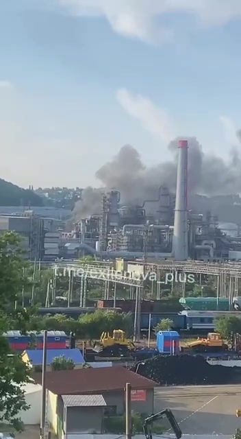 Video of fire at the refinery in Tuapse