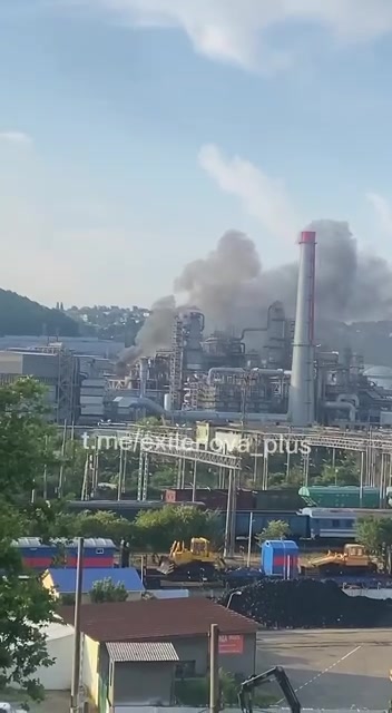 Video vom Brand in der Raffinerie in Tuapse